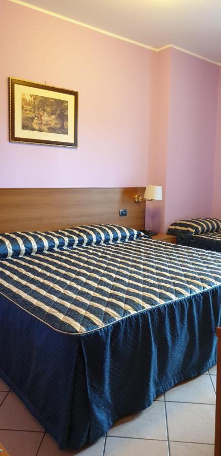 Hotel Scrivano Randazzo Bagian luar foto