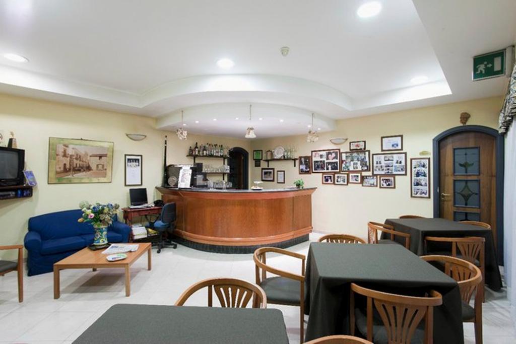 Hotel Scrivano Randazzo Bagian luar foto