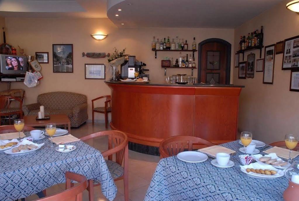 Hotel Scrivano Randazzo Bagian luar foto